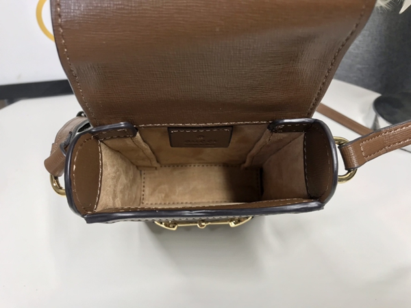 激安グッチバッグコピー着用イメージ